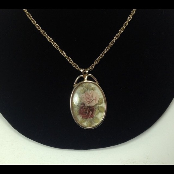 Vintage Jewelry - Vintage Gold Chain Link And Pendant Necklace